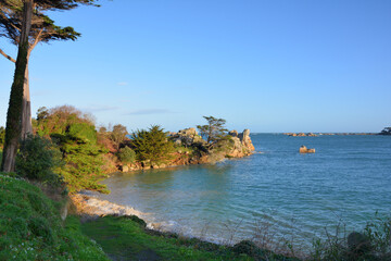 Paysage de mer &agrave; Port-Blanc Penv&eacute;nan en Bretagne - France
