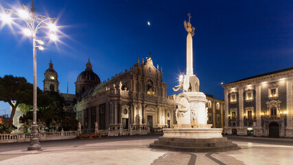 Fototapeta na wymiar Catania. Piazza del Duomo con il monumento all' Elefante- u liotru 