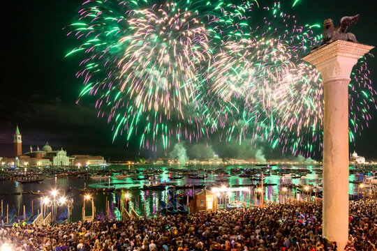 Venezia, Giudecca. Fuochi artificiali per la Festa del Redentore
