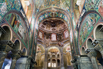 Fototapeta na wymiar Ravenna. Interno della Basilica di San Vitale 