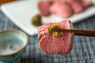 ロースト牛タンのおつまみ