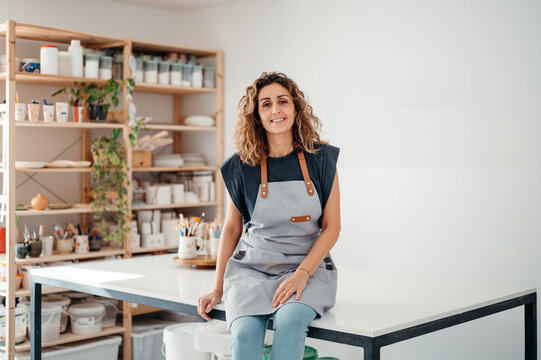 Portrait of Potter in her workshop.