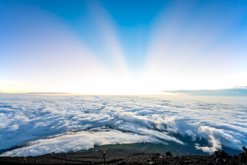 富士山頂から眺める雲海