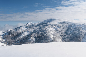Fototapeta na wymiar Landscape of Gorbeia mountain with a lot of snow in winter.