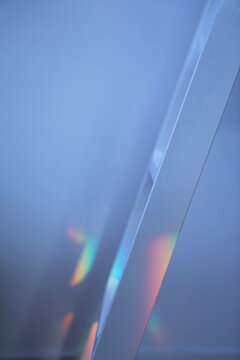 Ladders with rainbow reflection