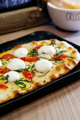 Pizzetta Margarita with Mozarella Cheeseballs