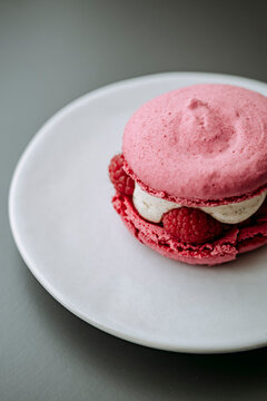 Big raspberry macaron