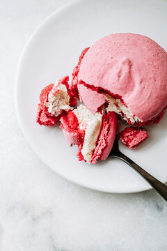Big raspberry macaron