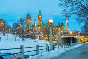 Obraz premium Downtown Ottawa city skyline, cityscape of Canada