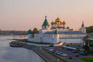 Obraz premium View of the ancient Ipatiev Monastery on a September evening. Golden Ring of Russia. Kostroma