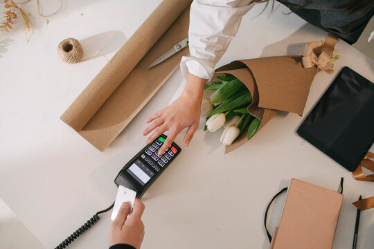 Paying on pos terminal