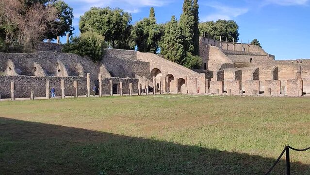 Pompei - Panoramica del Quadriportico dei Teatri
