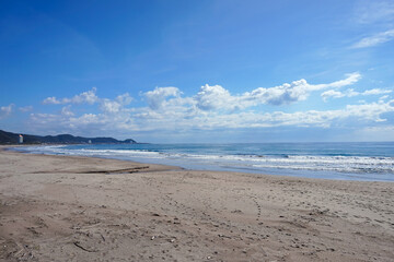 房総半島　春の外房の海　和田浦海水浴場【千葉県南房総市】