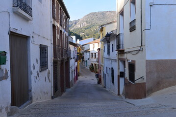 Unterwegs in einem typisch spanischen Dorf