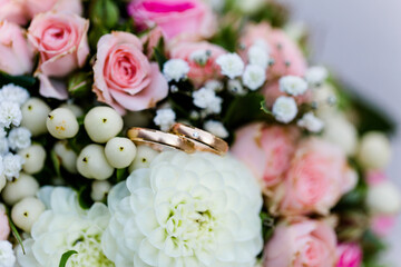 Wedding Bands bridal bouquet