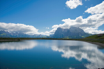 Fototapeta na wymiar Lake in the Dolomites
