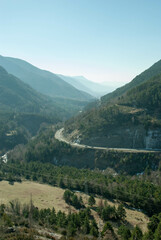 Obraz premium Journeying through the stunning mountainous landscape