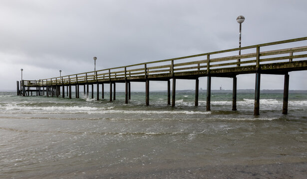 Die kleine Seebr&uuml;cke von Rettin bei Pelzerhaken an der Ostsee