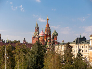 Fototapeta premium MOSCOW - JULE 27: The Saint Basil's Resurrection Cathedral tops on the Moscow on Jule 27, 2022 in Moscow, Russia