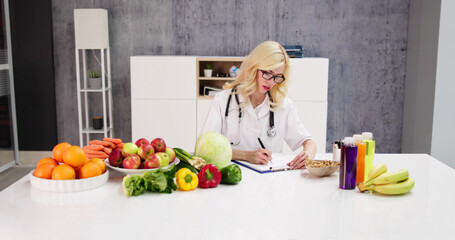 Nutritionist Food Dietician In Office