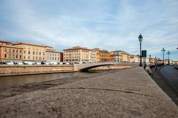Fototapeta na wymiar Pisa Toscana - Lungofiume Arno Ponte