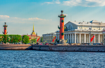 Fototapeta premium Old Stock Exchange building and Rostral columns on Vasilyevsky island, Saint Petersburg, Russia