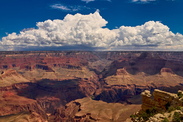 Fototapeta na wymiar A panoramic view of the Grand Canyon seen from the South Rim Trail east of Grand Canyon Village in Arizona, USA