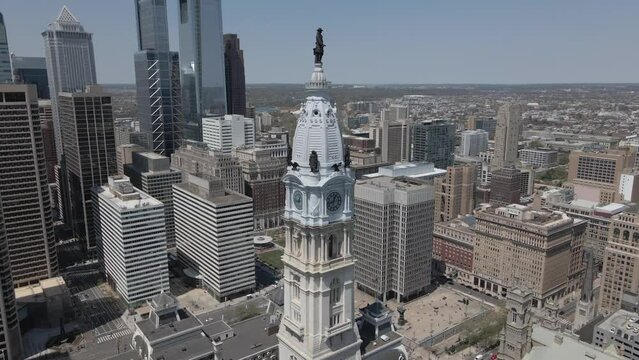 2022 - Excellent aerial footage moving towards the William Penn statue atop the Philadelphia City Hall building.