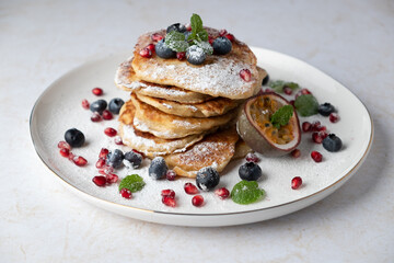 pancakes with berries