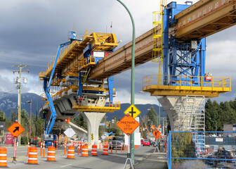 Construction of elevated guideway for the transit rail system