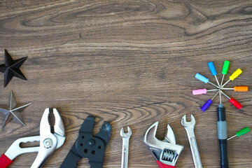 いろいろな種類の工具の背景画/コピースペースあり