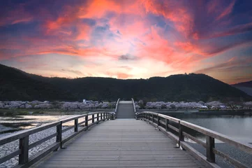 夕暮れの錦帯橋／橋の上からシンメトリー
