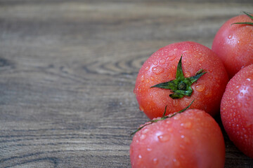 瑞々しいトマトの背景画/コピースペースあり