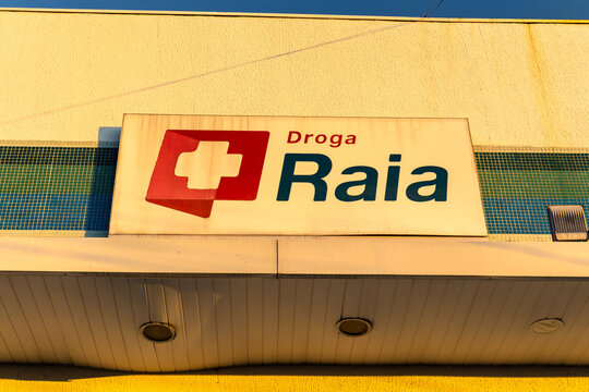 Marilia, Sao Paulo, Brazil, March 17, 2023. Facade of Drugstore Droga Raia branch. Pharmacy franchise store, advertising sign and logo in downtown Marilia city.