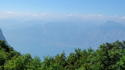 Fototapeta na wymiar Monte Baldo am Gardasee in Italien