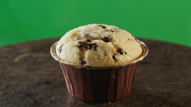 chocolate chip muffin baking and turning in time lapse