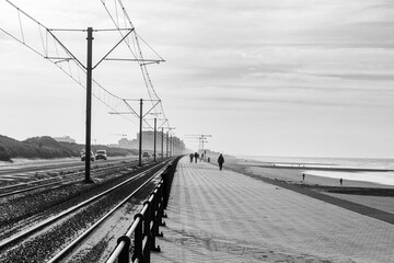 La mer du nord et son tram en hiver