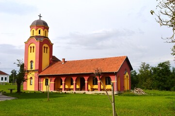 Fototapeta na wymiar the new large Orthodox church in the village