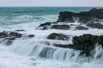 Fototapeta na wymiar Crashing Waves on rocks