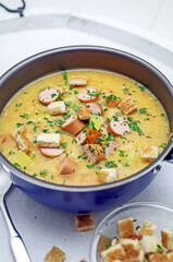 Kartoffelsuppe Kartoffel Suppe mit Würstchen Saiten 