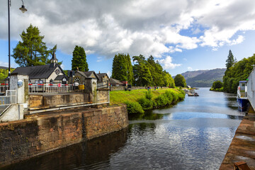 Fototapeta premium Swing bridge and locks in Fort Augustus