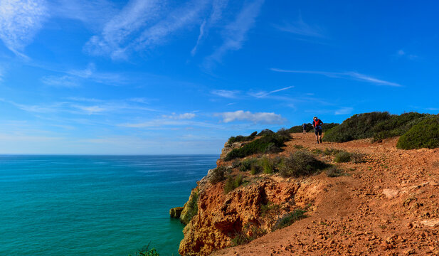 Wanderweg in der Felsalgarve bei Carvoeiro (Lagoa), Portugal)