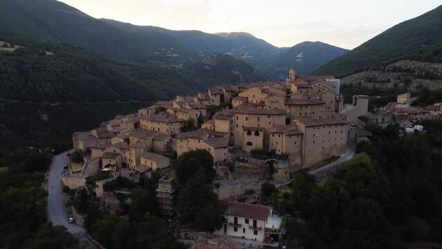 Drone flight over the Umbrian village of Vallo di Nera