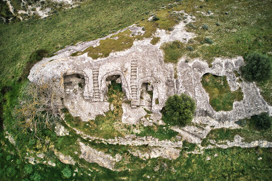 ANTICHE DOMUS DE JANAS, ITTIRI, SASSARI, SARDEGNA