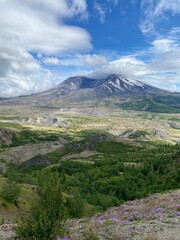 Naklejka premium Mount Saint Helens Landscape