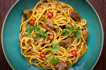 Lomo saltado con tallarines, pasta
