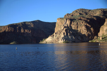 Fototapeta na wymiar Canyon Lake