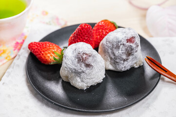 手作りのイチゴ大福