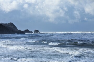 光差し込む新潟冬の日本海