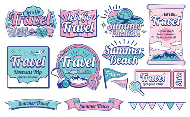 アメリカンビンテージ風クールでおしゃれな夏旅行・トラベルのデザインタイトルロゴセット_主線青ピンク - obrazy, fototapety, plakaty